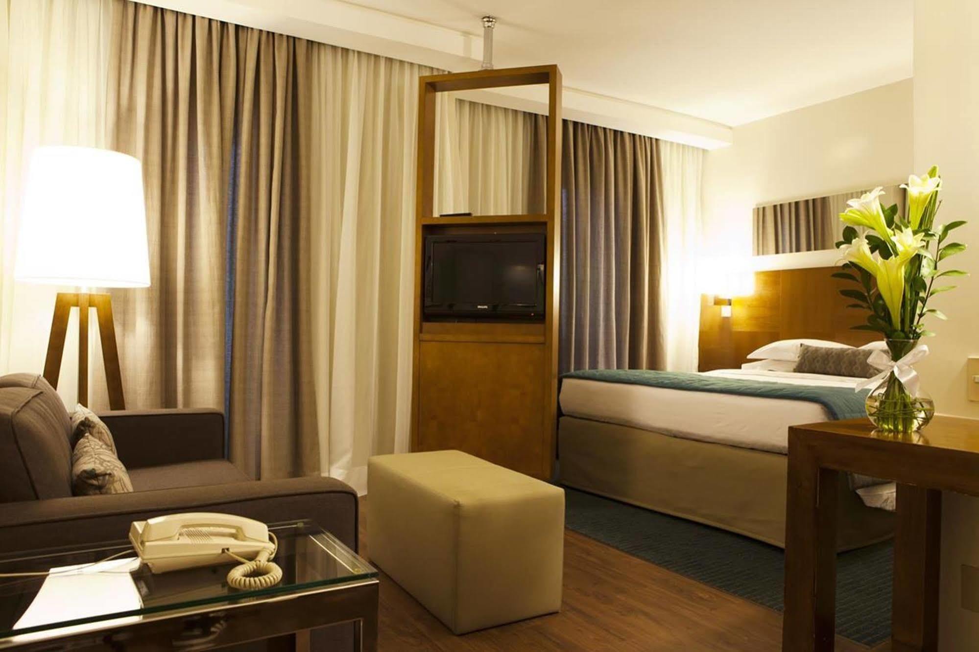 Estanplaza Berrini Hotel Сао Паоло Екстериор снимка